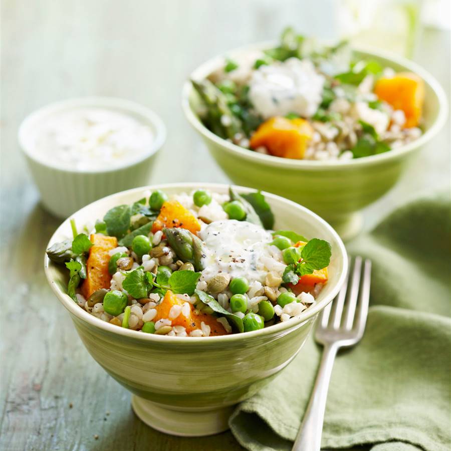 3 ensaladas de arroz integral con mucha proteína