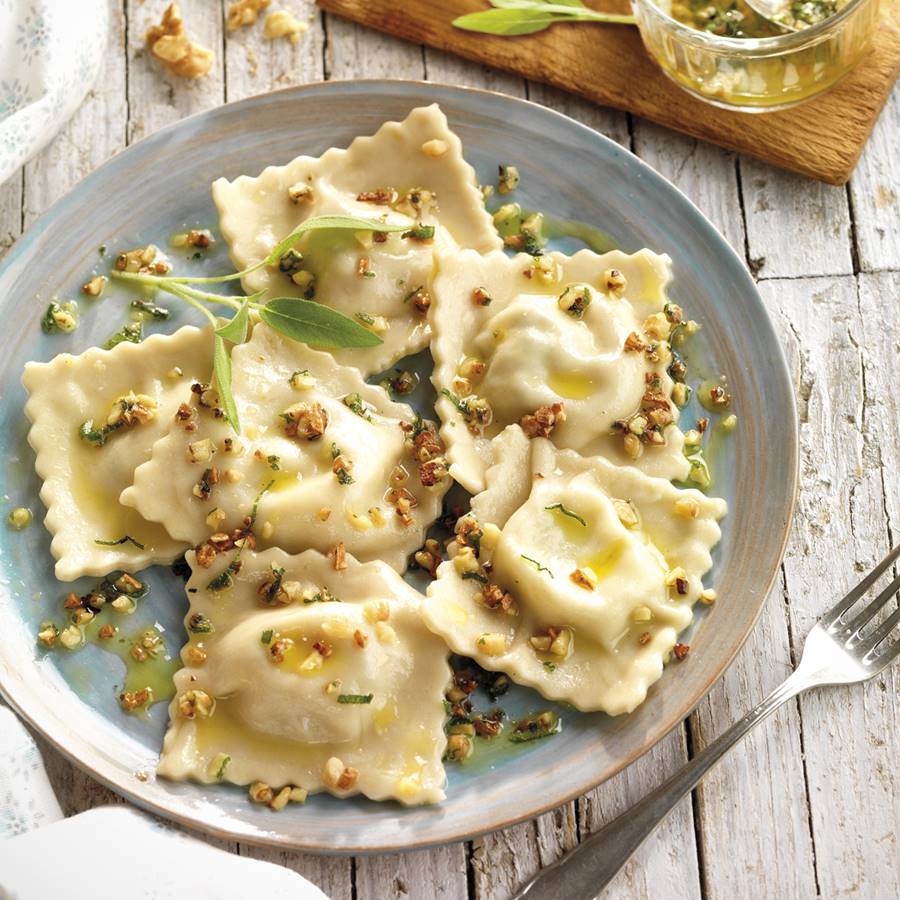 Cómo hacer pasta fresca casera (con alternativa vegana y receta de raviolis)