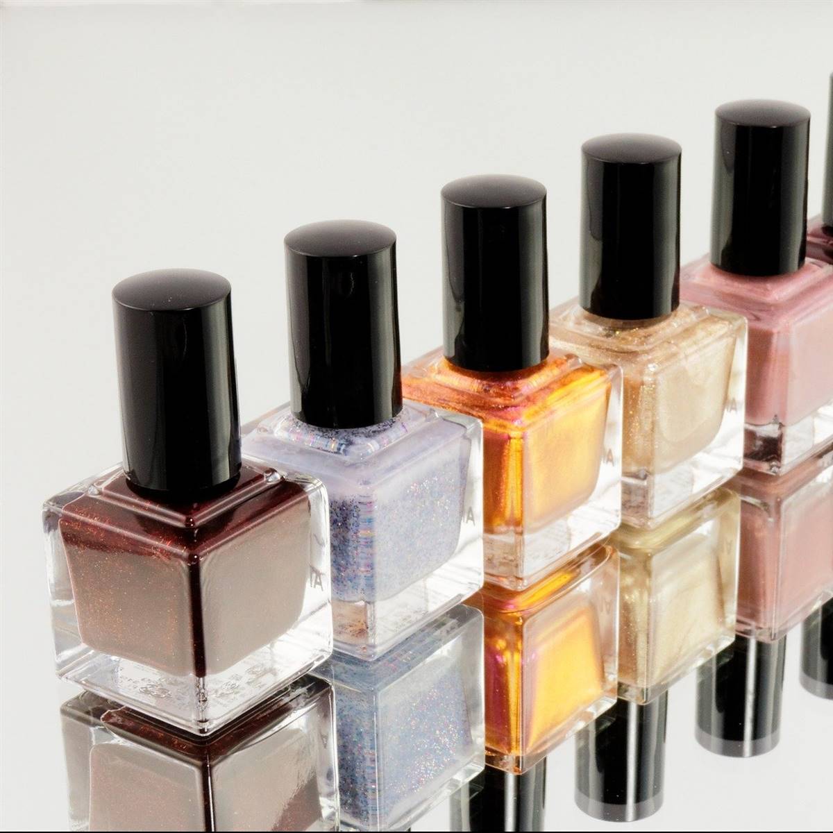 Botes de esmalte de uñas