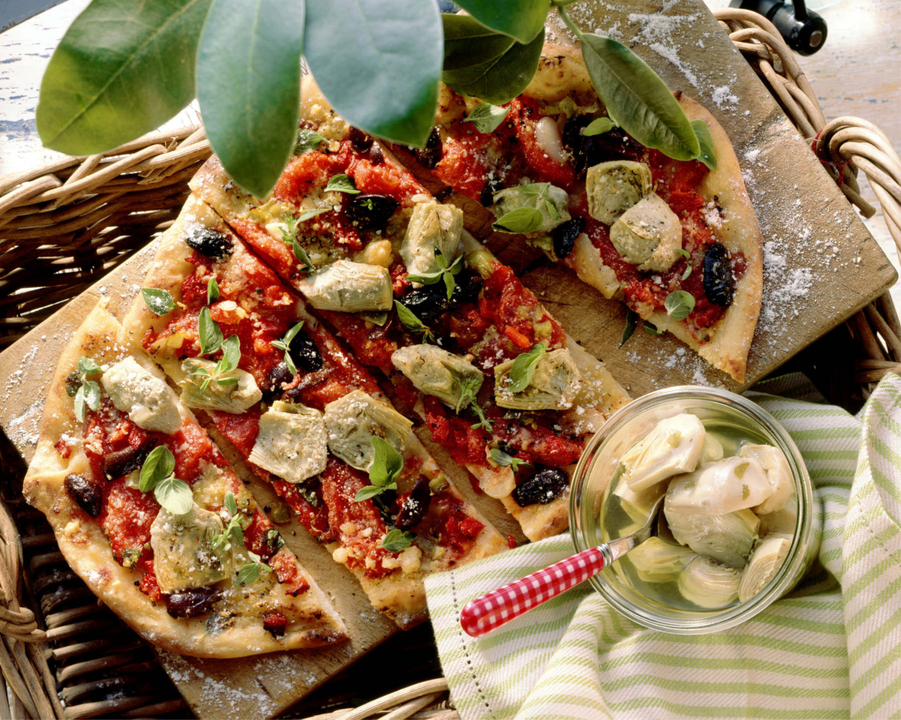 PIZZA DE ALCACHOFAS
