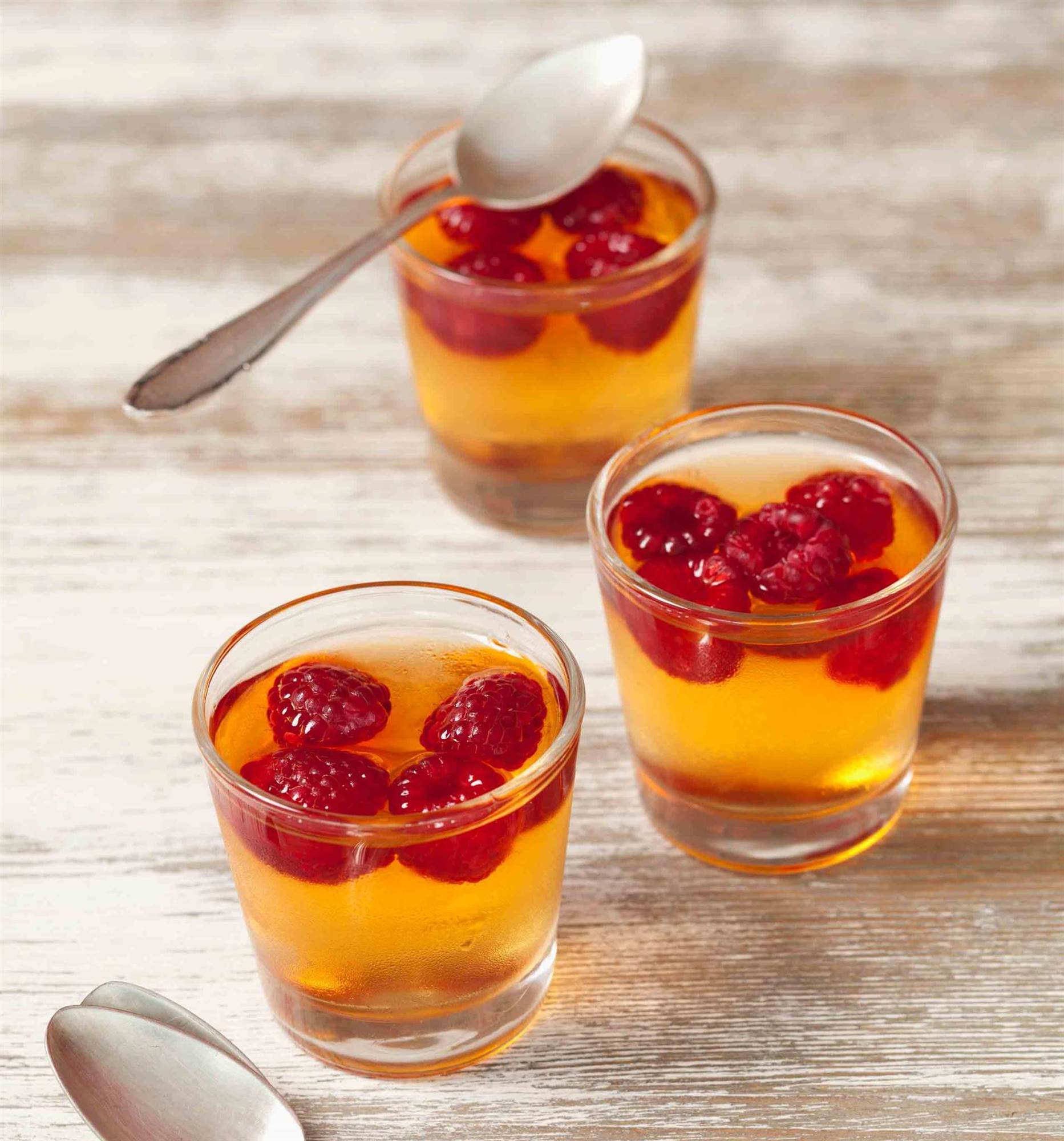 Áspic semifrío de naranja con moras (50 mg de vitamina C)