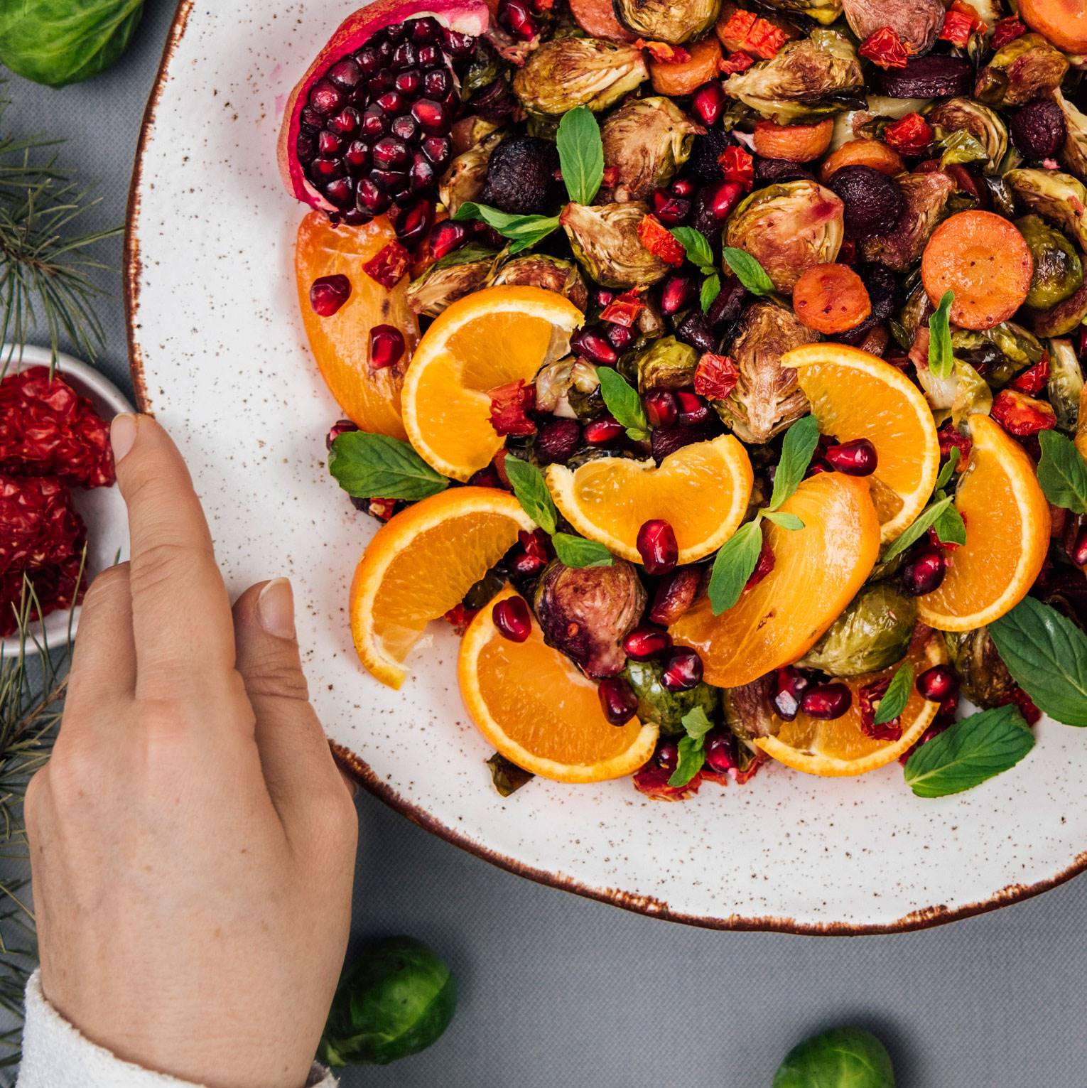 recetas-tahini-ensalada-calabaza-naranja-granada. Ensalada de calabaza y naranja con salsa de tahini
