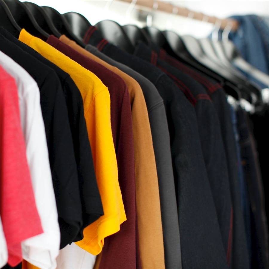 Pequeños agujeros en la ropa: cómo evitarlos y cómo arreglarlos