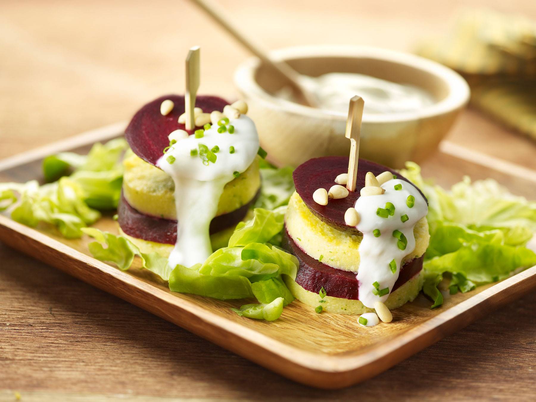 ENSALADADEMAIZYREMOLACHA. Ensalada de maíz y remolacha con salsa de requesón