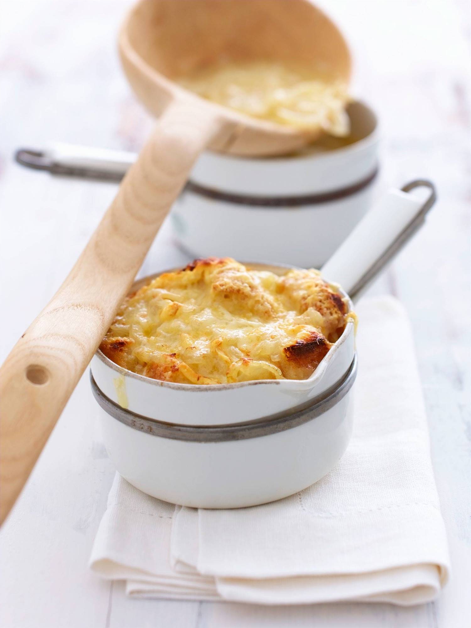 MS 372604. SOPA DE CEBOLLA CON QUESO CRUJIENTE