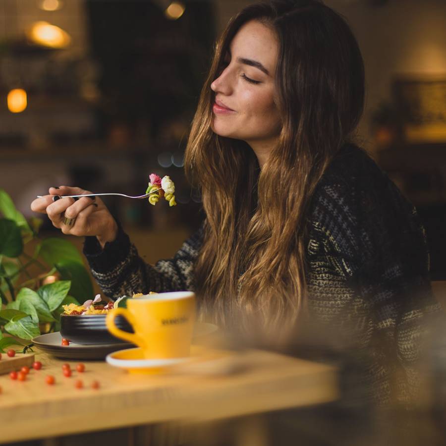 Cómo mejorar la digestión con unas respiraciones profundas