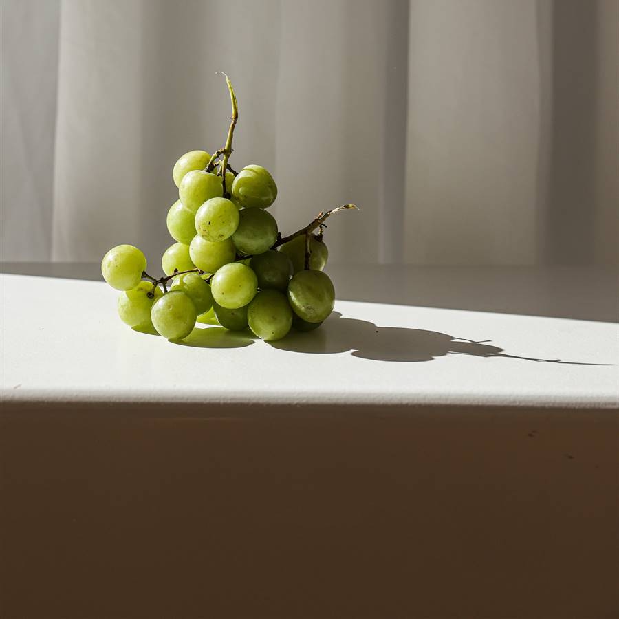 Las uvas ayudan a reducir el colesterol y ofrecen protección solar desde el interior