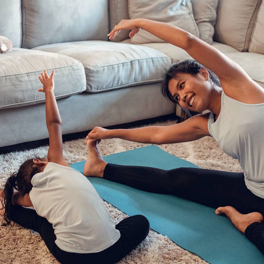 Yoga en casa para niños: posturas, juegos y consejos
