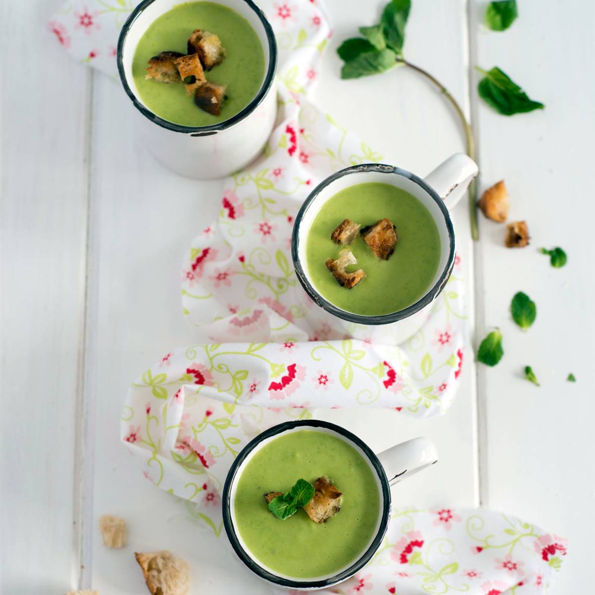 Crema de espinacas y guisantes (cenas para niños)