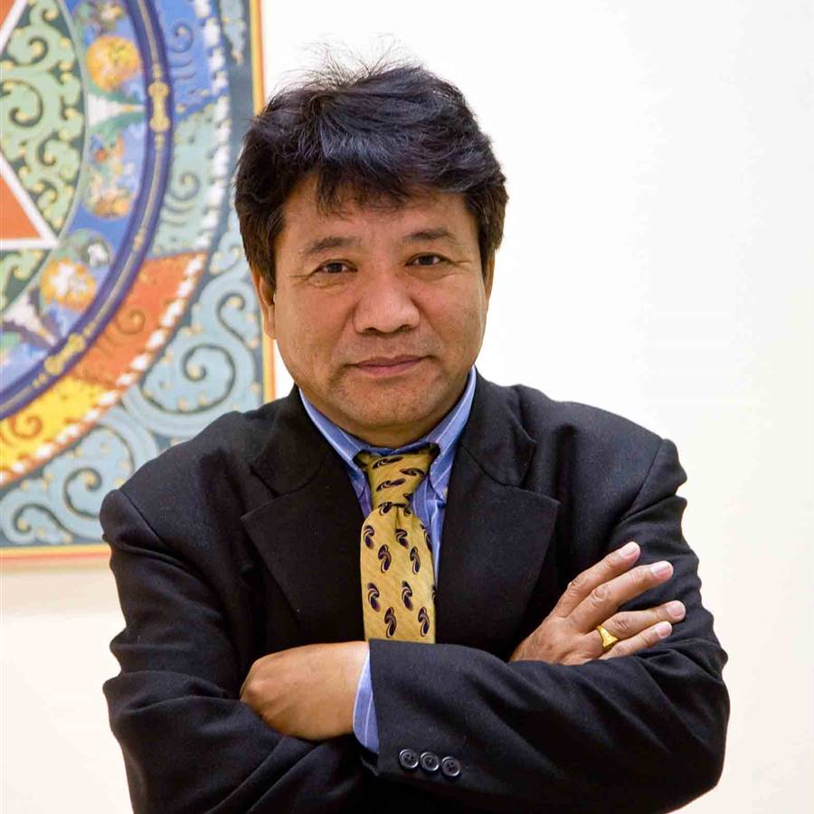 "La medicina tibetana aborda los desequilibrios que generan la enfermedad"