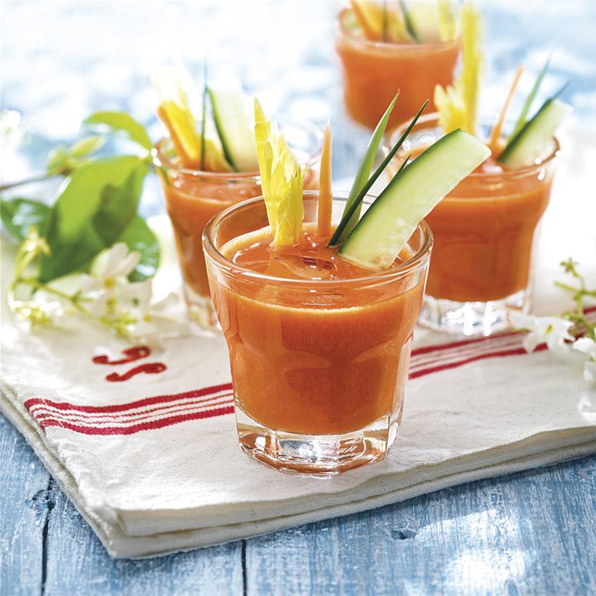 Crema fría de tomate e hinojo con crudités
