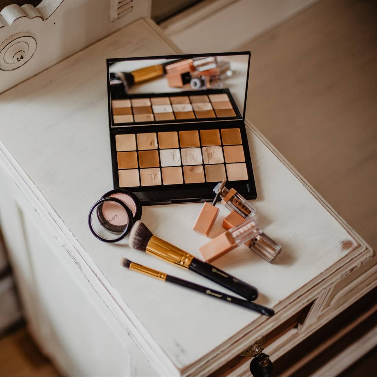 Sombras de ojos y otros maquillajes