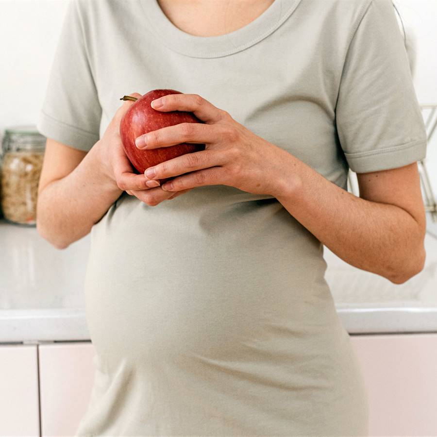 Estreñimiento en el embarazo: alimentos y recetas para aliviarlo