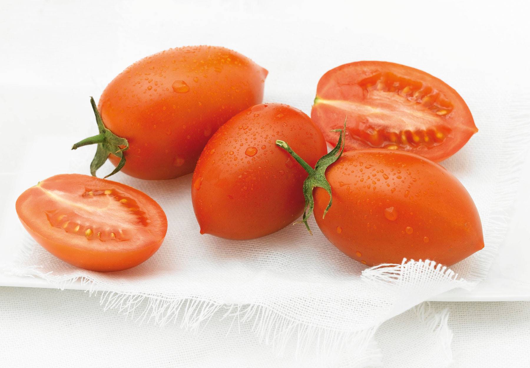 verduras-temporada-junio-tomate-pera. Tomate de pera