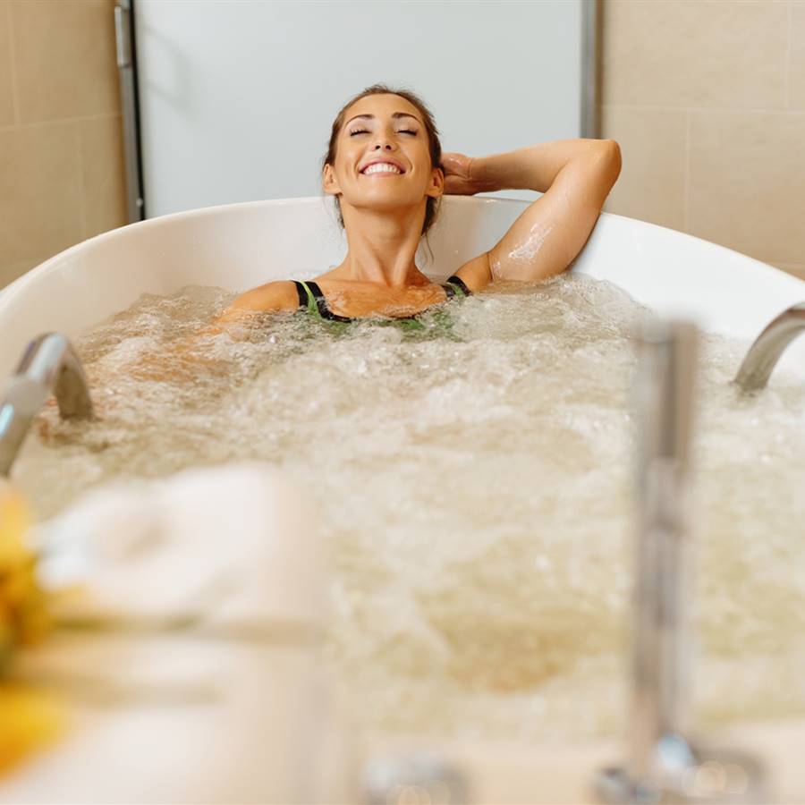 Bañera hidromasaje o jacuzzi: cómo usarlo para dormir mejor
