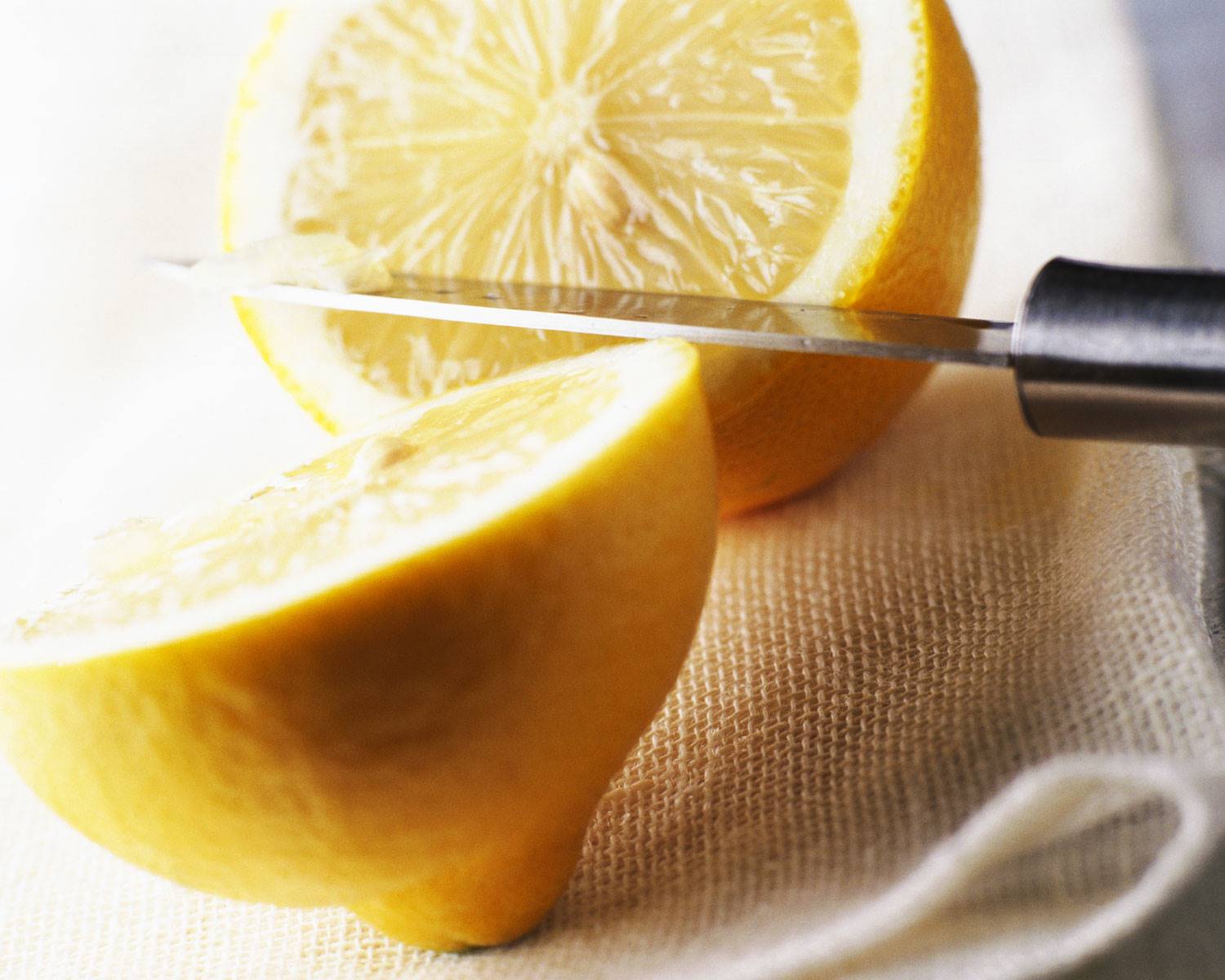 remedios-caseros-picadura-avispa-limon. Limón