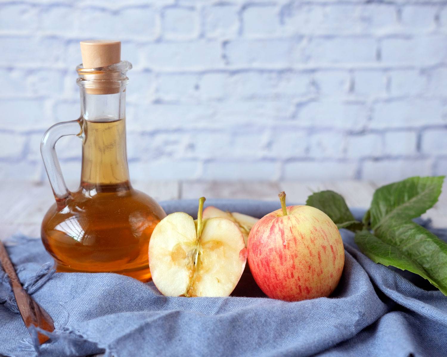 remedios-caseros-picadura-avispa-vinagre-manzana. Vinagre de manzana