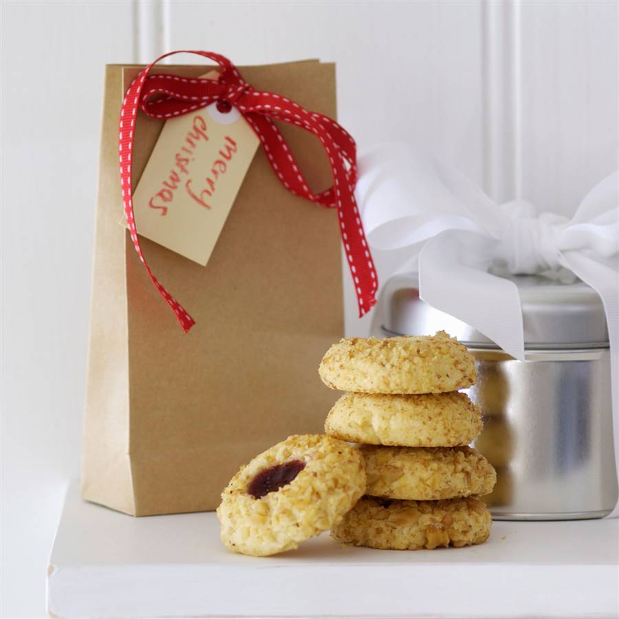 Galletas sin gluten de quinoa y almendra con mermelada