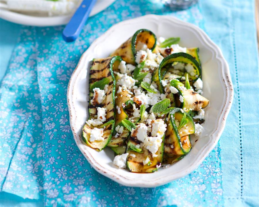cenas-calabacin-ensalada