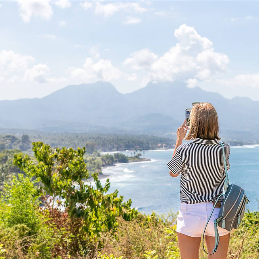 Elegir las vacaciones según las salud: en qué casos conviene la playa o la montaña 
