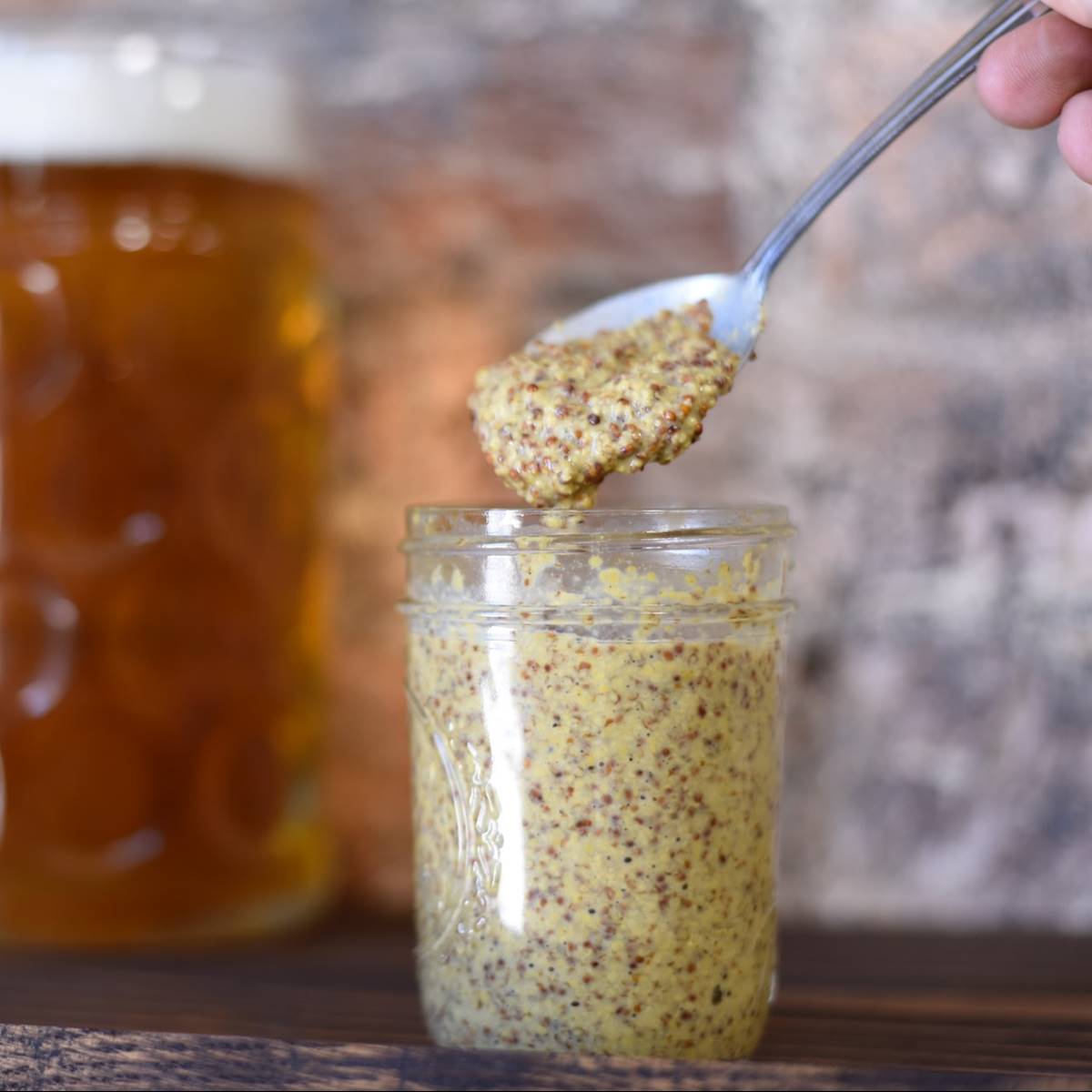 Tarro de mostaza de grano