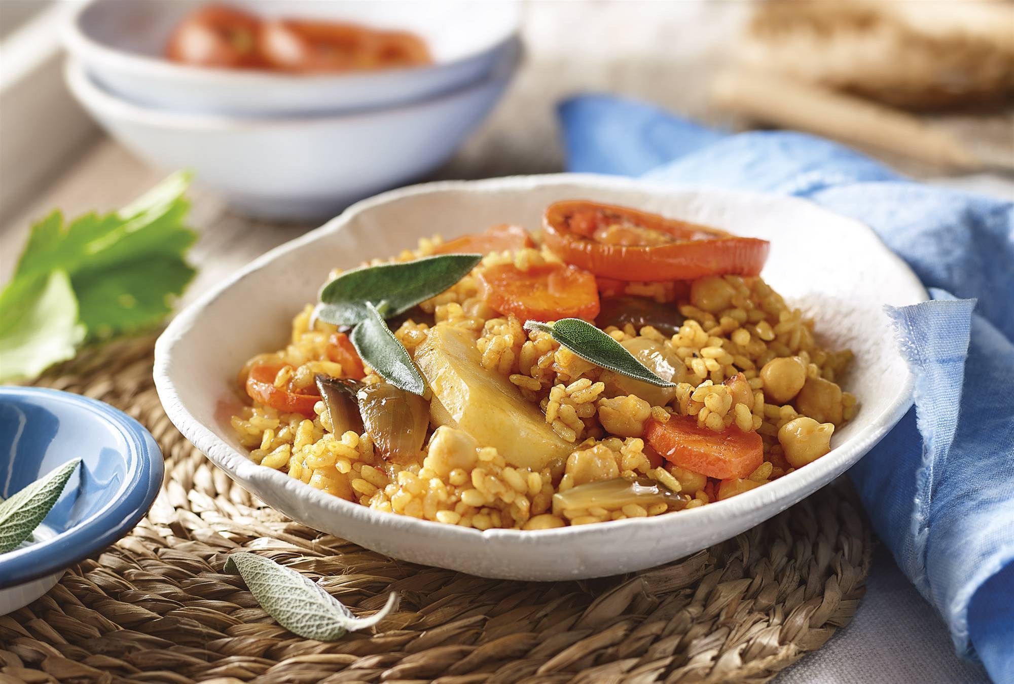 arroz-al-horno. Arroz bomba al horno con garbanzos  y vegetales de temporada