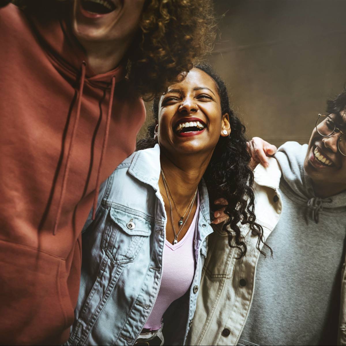 beneficios-trasnochar-juventud