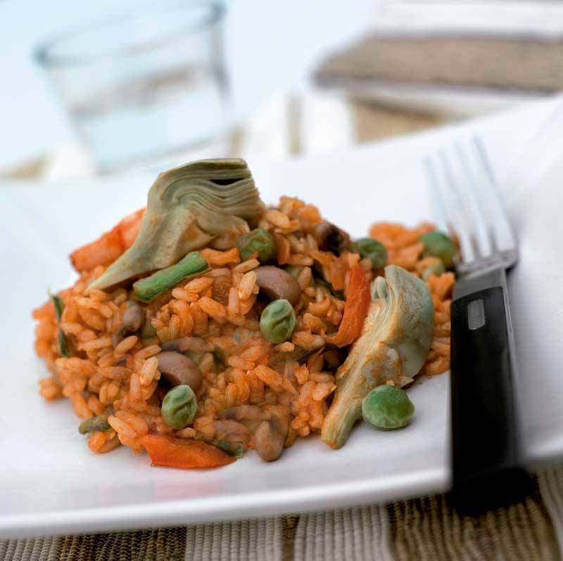 Receta con proteínas: paella de alubias y verduras
