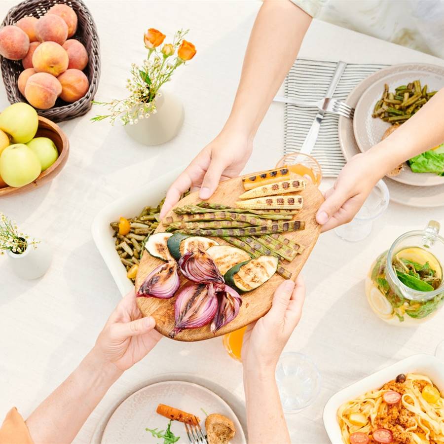 Cómo compartir y abrirse a los demás para vivir con más felicidad