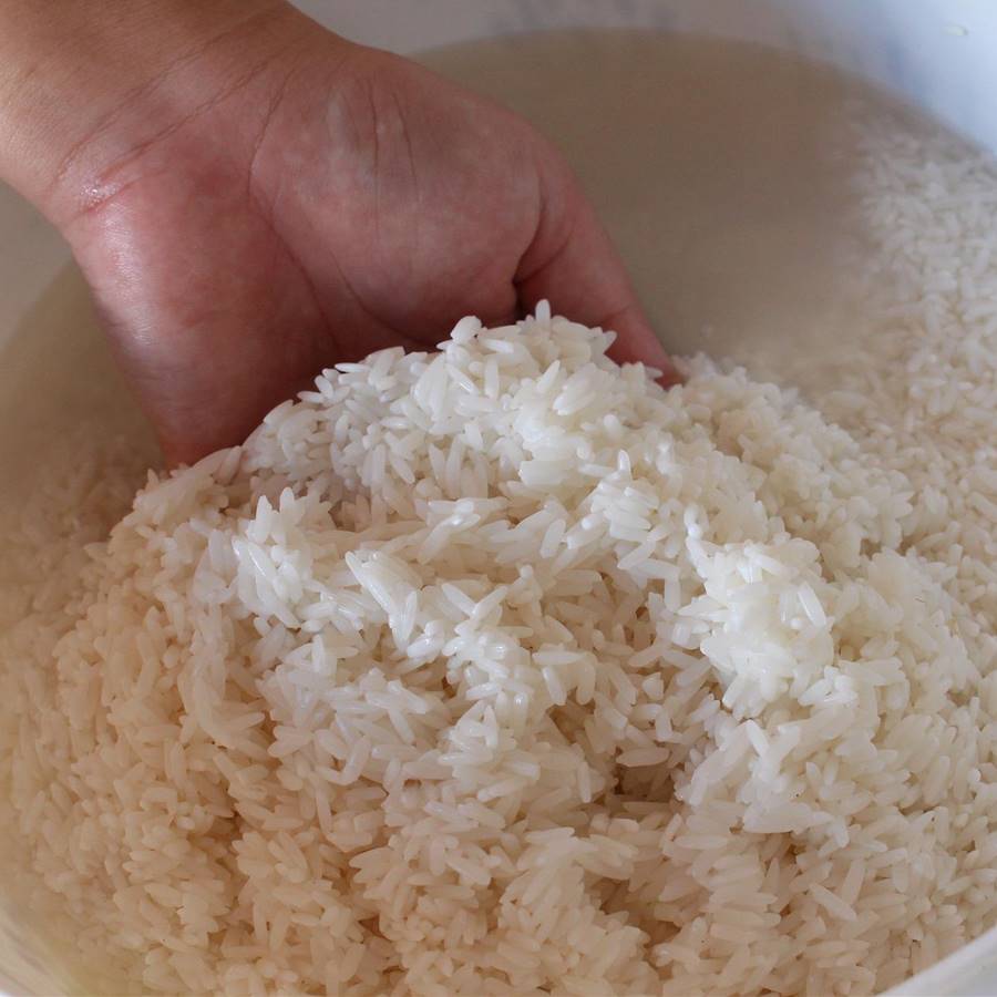 Agua de arroz para la cara y el pelo: receta casera 