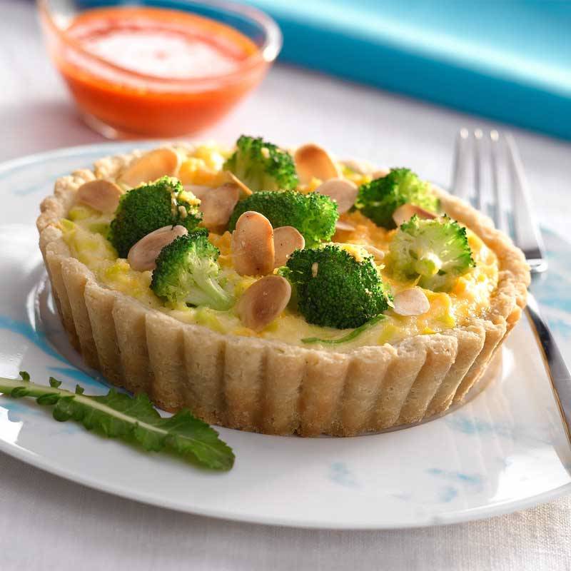 Tartaletas de brécol y almendra