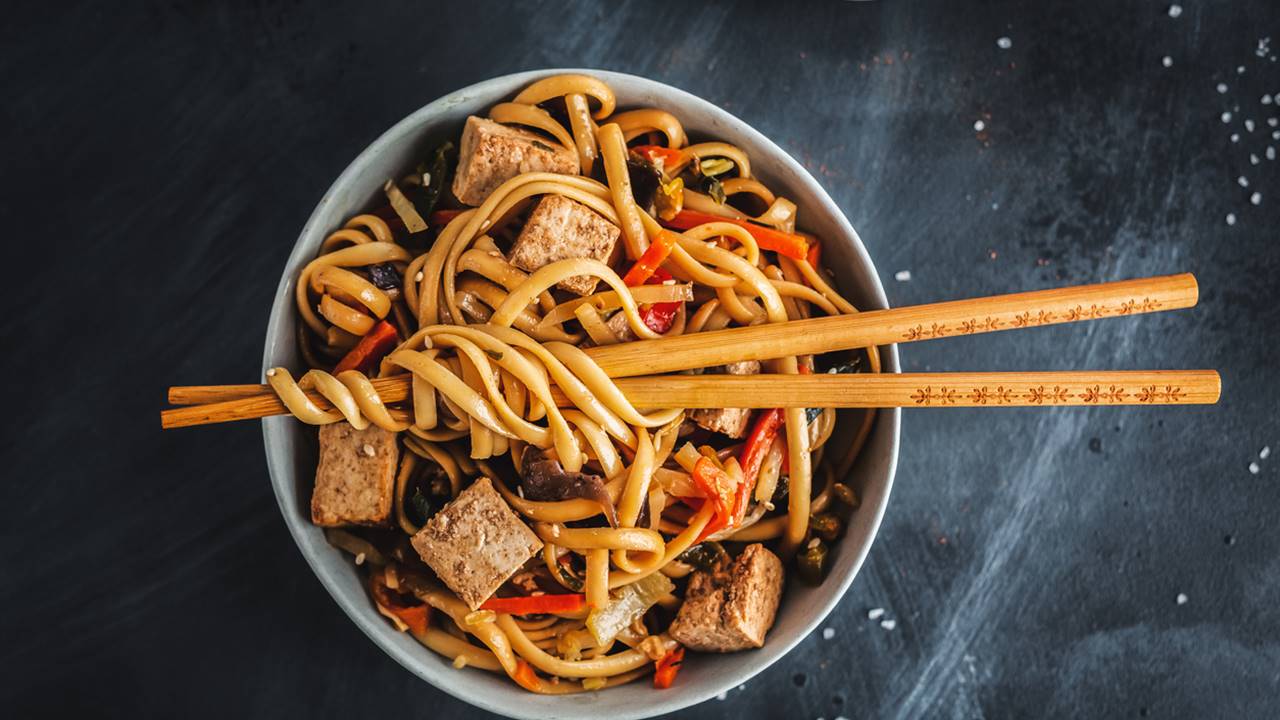 Tallarines con tofu