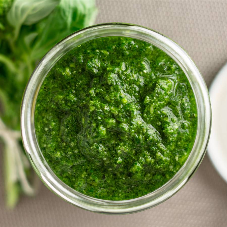 Salsa pesto: receta casera y vegana con levadura nutricional