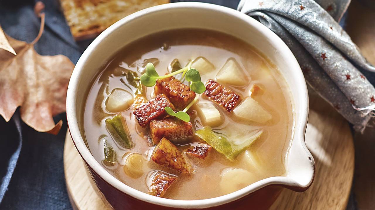 Sopa de miso y tempeh