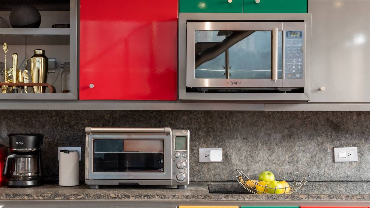 Cocina con dos microondas