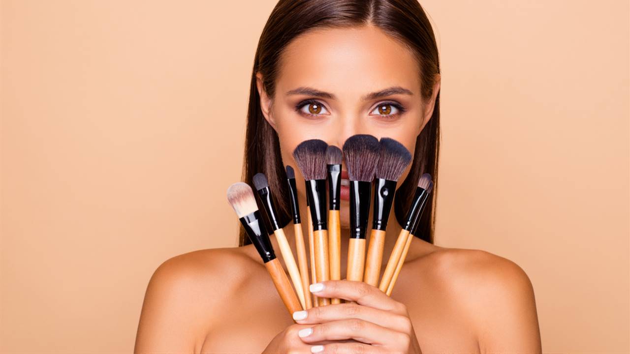 Maquillaje de fiesta: trucos de maquillaje para un resultado natural Maquillaje de fiesta: trucos de maquillaje para un resultado natural