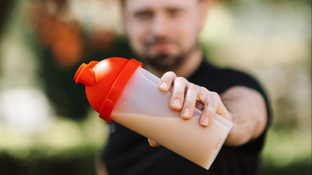 Proteína en polvo: para qué sirve, propiedades y contraindicaciones 