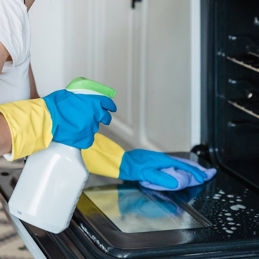 Cómo limpiar el horno con vinagre y bicarbonato de sodio