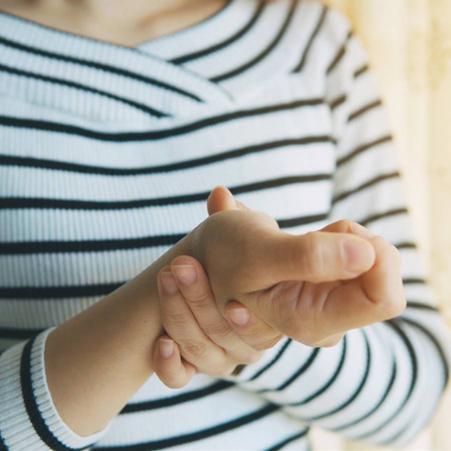 Bulto en la muñeca: por qué aparece el ganglión o quiste sinovial y su tratamiento natural