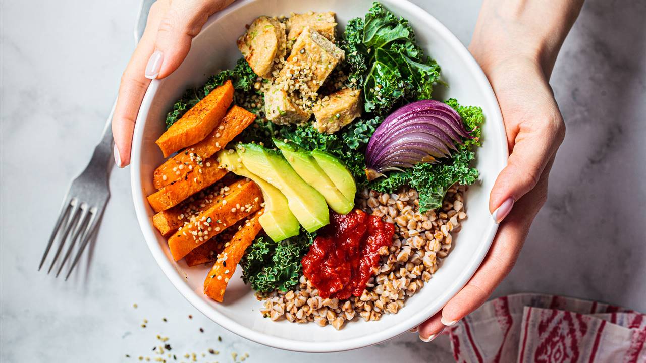 Cómo obtener proteínas en la dieta vegetariana, con menú semanal descargable