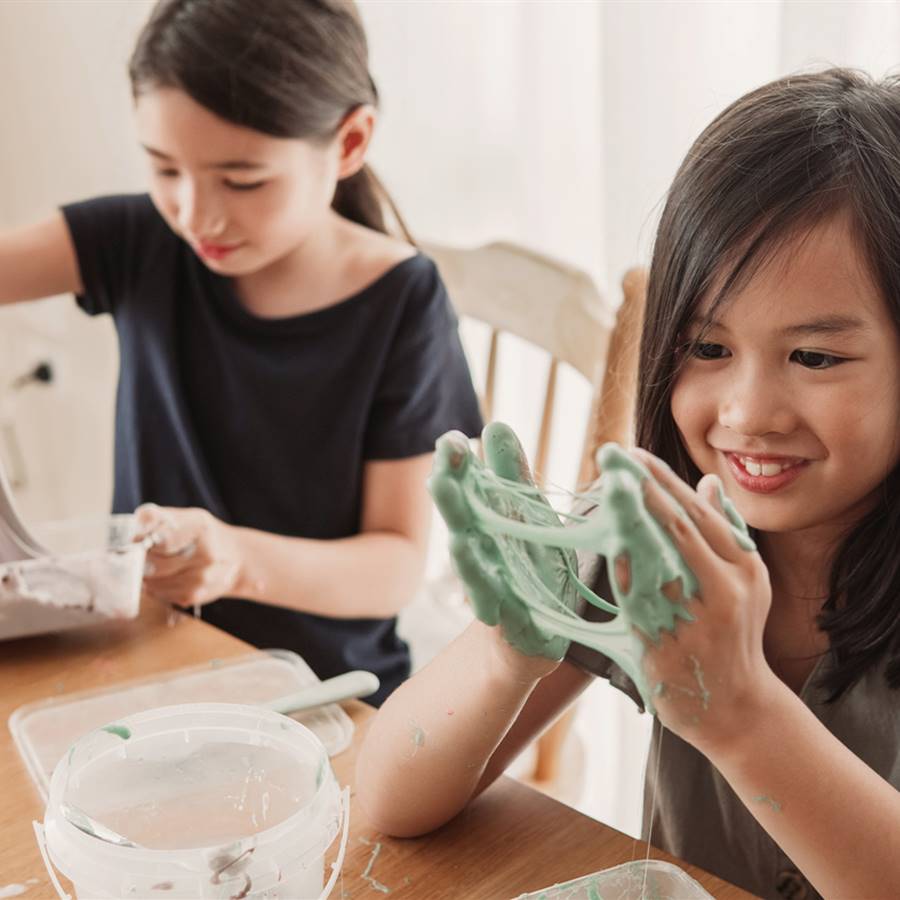 Manualidades para niños que puedes hacer en casa con materiales naturales o reciclados