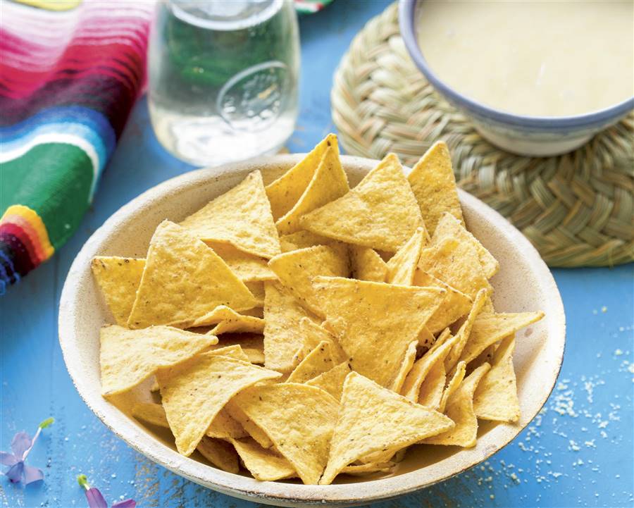 nachos con queso vegano