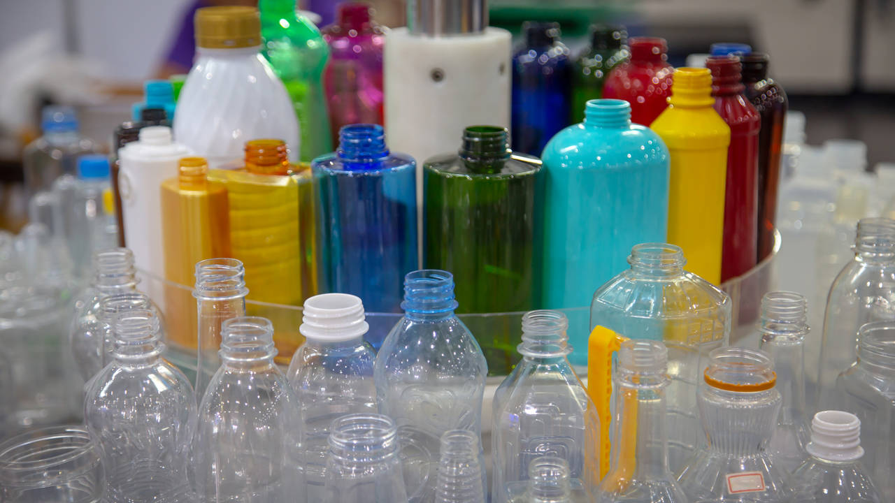 Estos envases de plástico pueden contaminar los alimentos con tóxicos persistentes