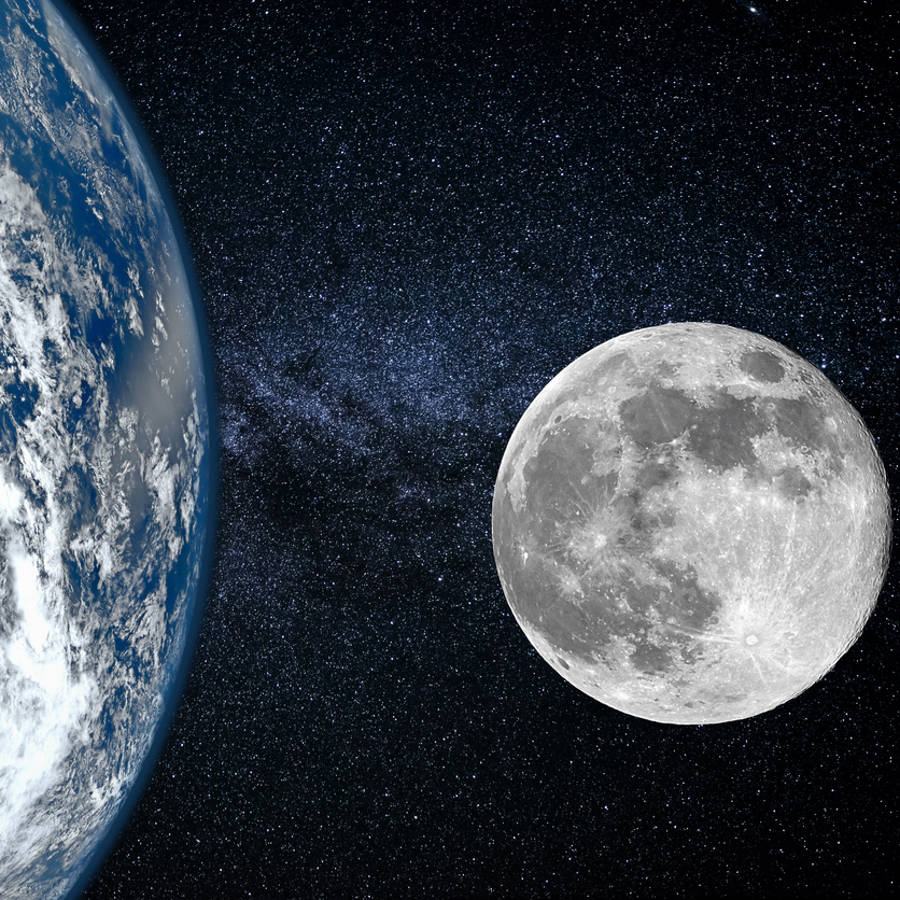 ¿Por qué la luna se está alejando de la Tierra?