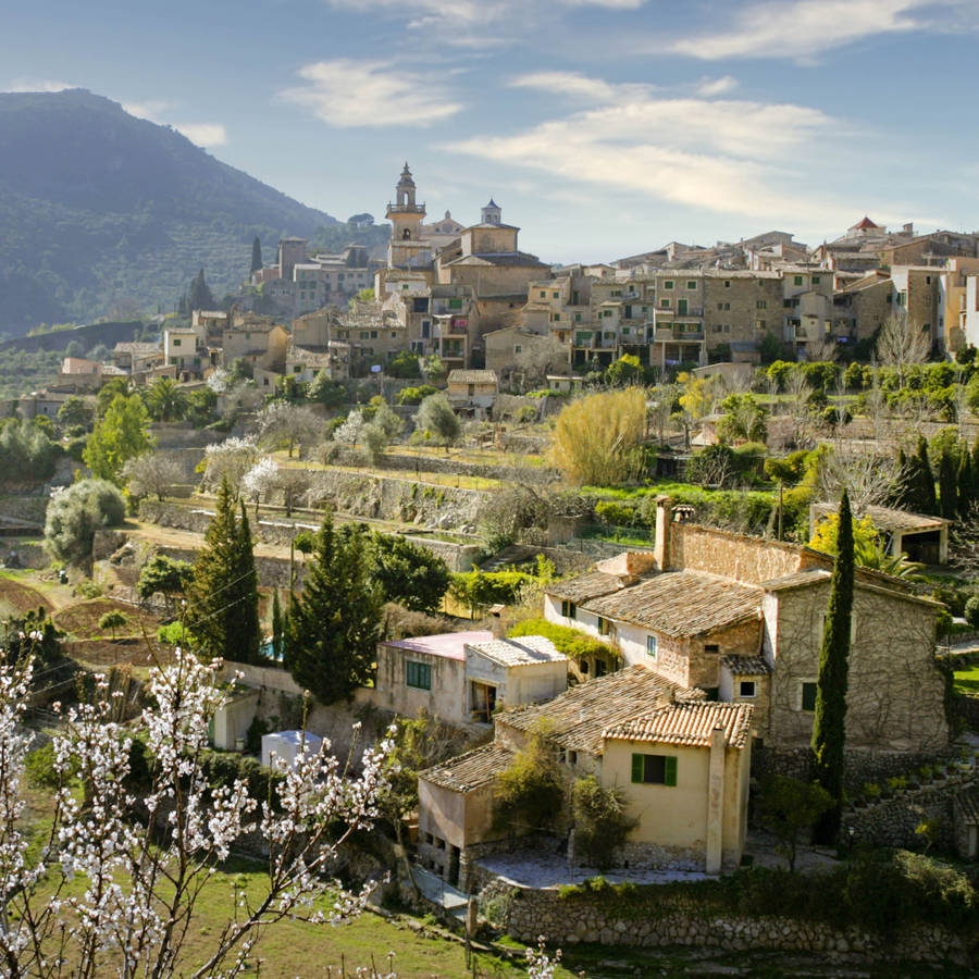 El pueblo más bonito de España para visitar en junio según National Geographic está en una isla