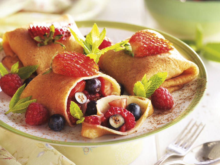 Crepes de fresas y bayas con harina de trigo sarraceno