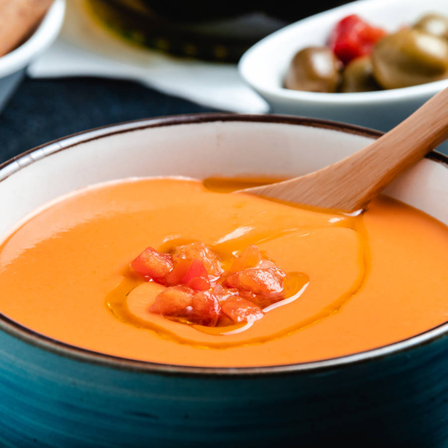 Cómo se hace el salmorejo sin huevo ni jamón (y consejos para que salga bien)