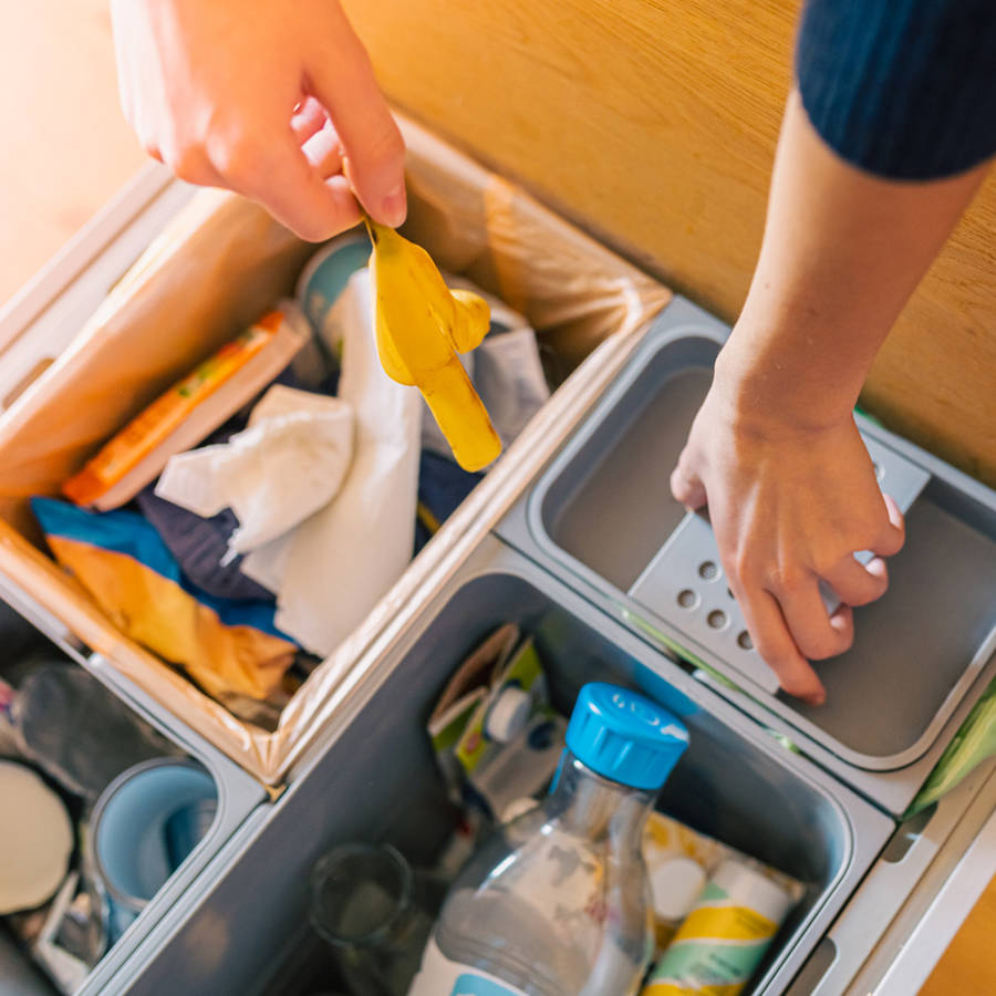 ¿Cómo hacer que el cubo de la basura huela siempre de maravilla? Estas son las mejores soluciones sin químicos