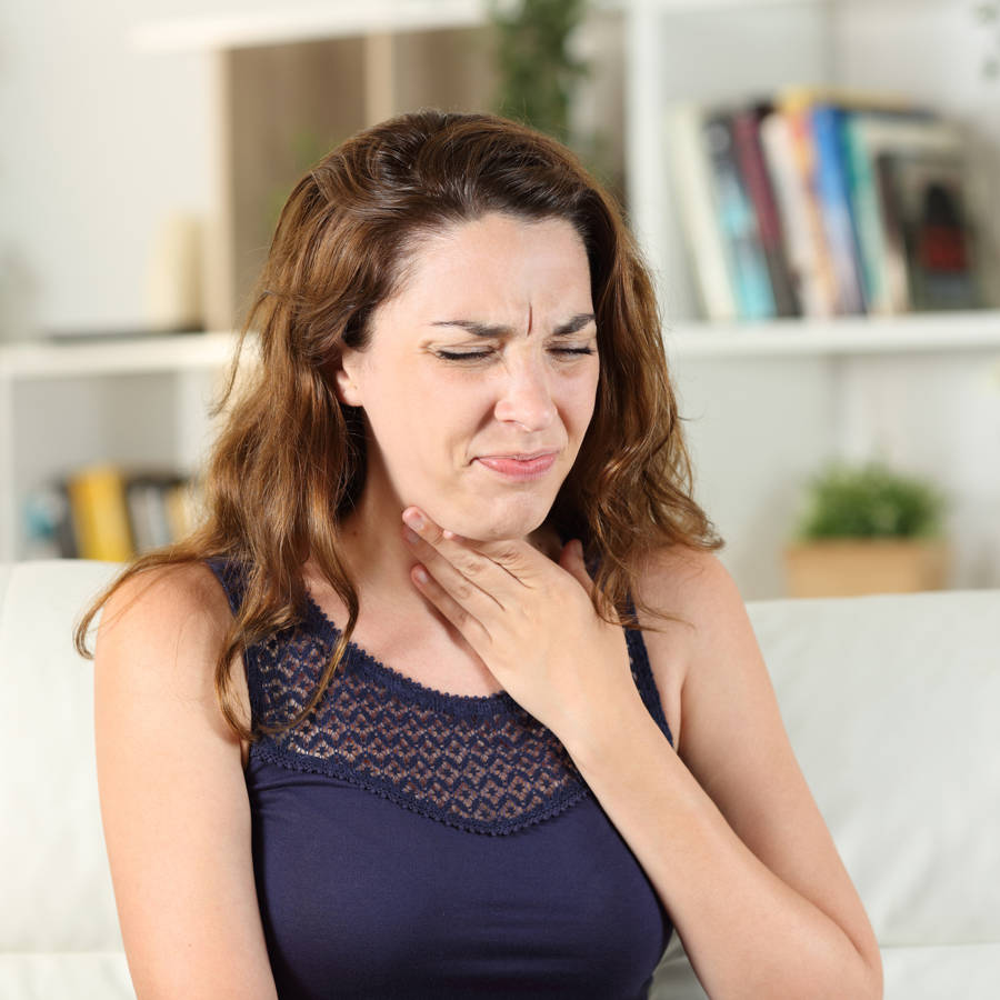 Sensación de flema pegada en la garganta: posibles causas y remedios caseros efectivos para aliviar el malestar