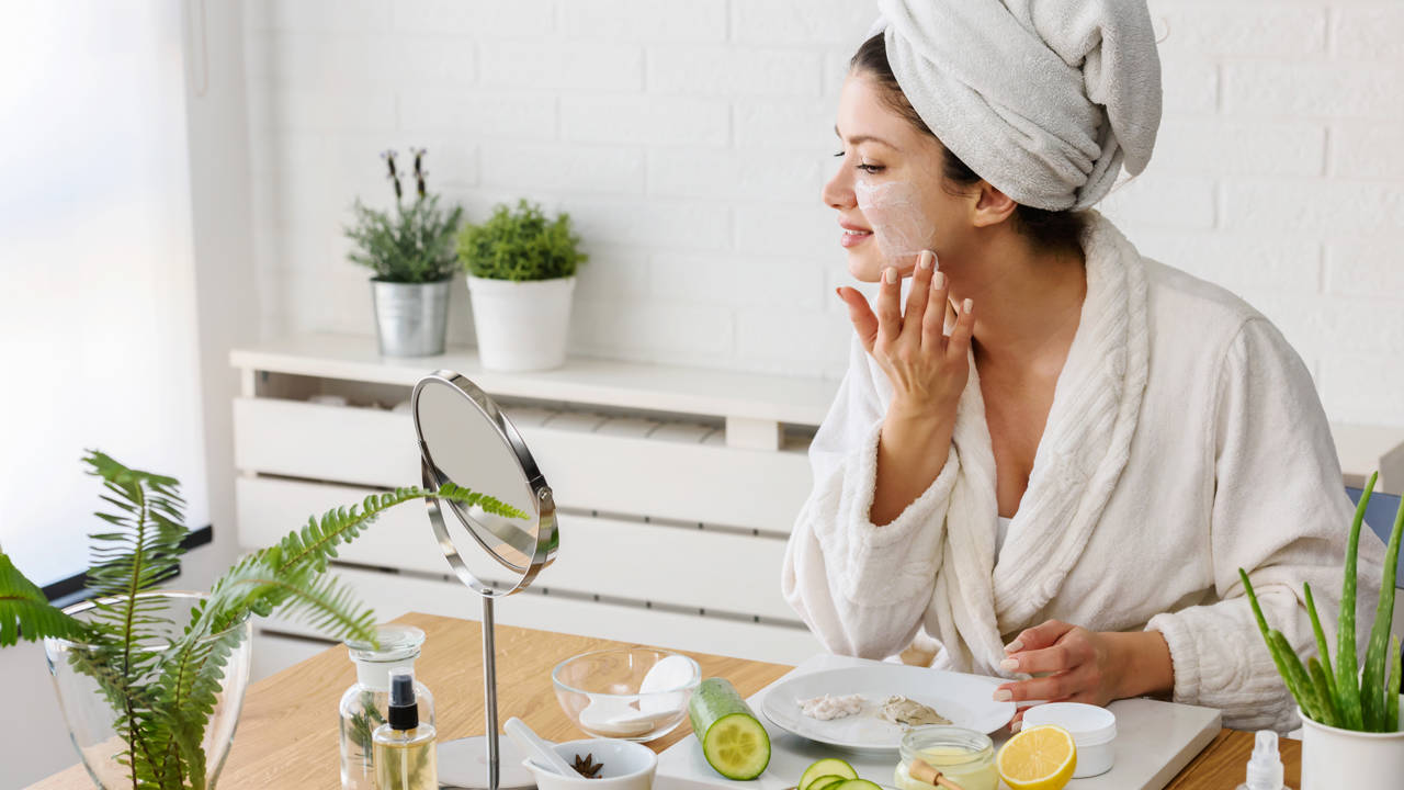 10 mascarillas caseras para la cara a base de alimentos (que te dejan la piel preciosa)